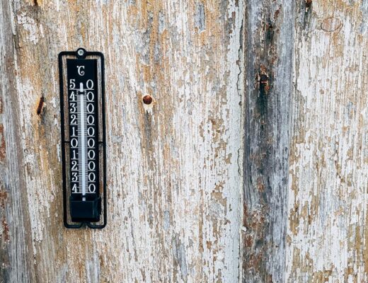 Ściany kapilarne 24 V z tynkiem gliniano-wapiennym – ciche ogrzewanie i chłodzenie zasilane prosto z balkonu PV