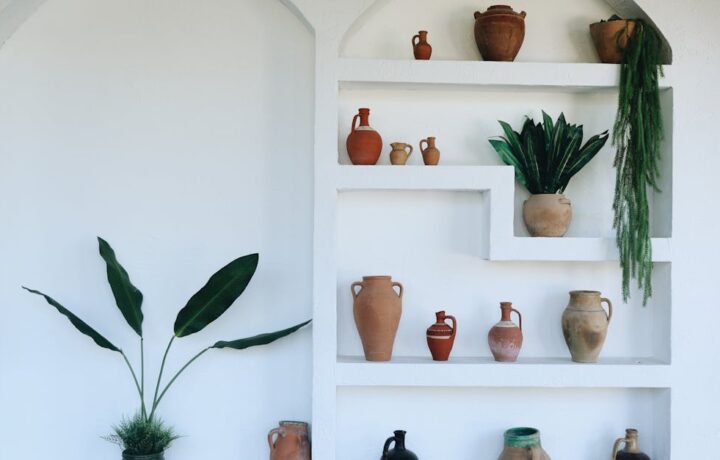 Hydroceramiczne meble chłodzące i nawilżające – niewidzialna klimatyzacja dla salonu i sypialni