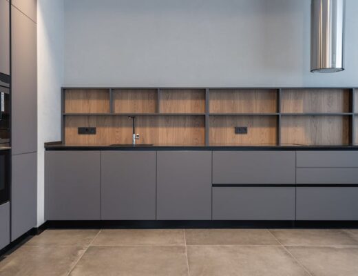 Ukryte akumulatory ciepła w meblach – domowe PCM, które chłodzą latem i grzeją zimą