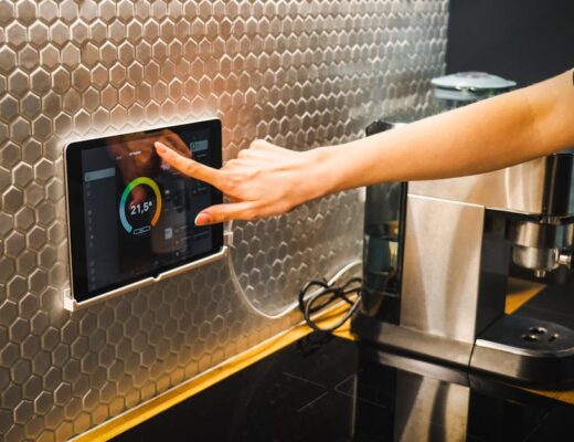 Ściany i meble, które magazynują chłód i ciepło – PCM w aranżacji wnętrz 2026