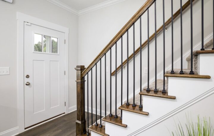 Listwa przypodłogowa 48 V DC – ukryta magistrala mocy, która zmienia aranżację wnętrz