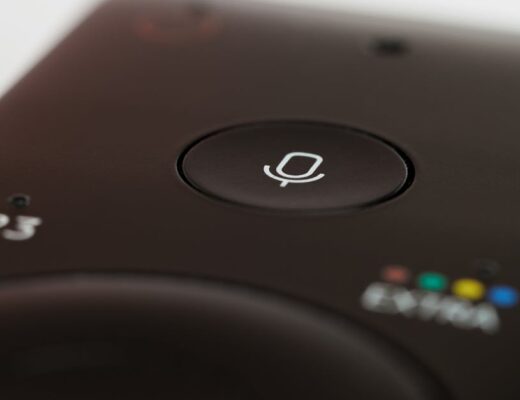 Meble dotykowe z PoE – ukryte sterowanie domem w blatach, wezgłowiach i konsolach